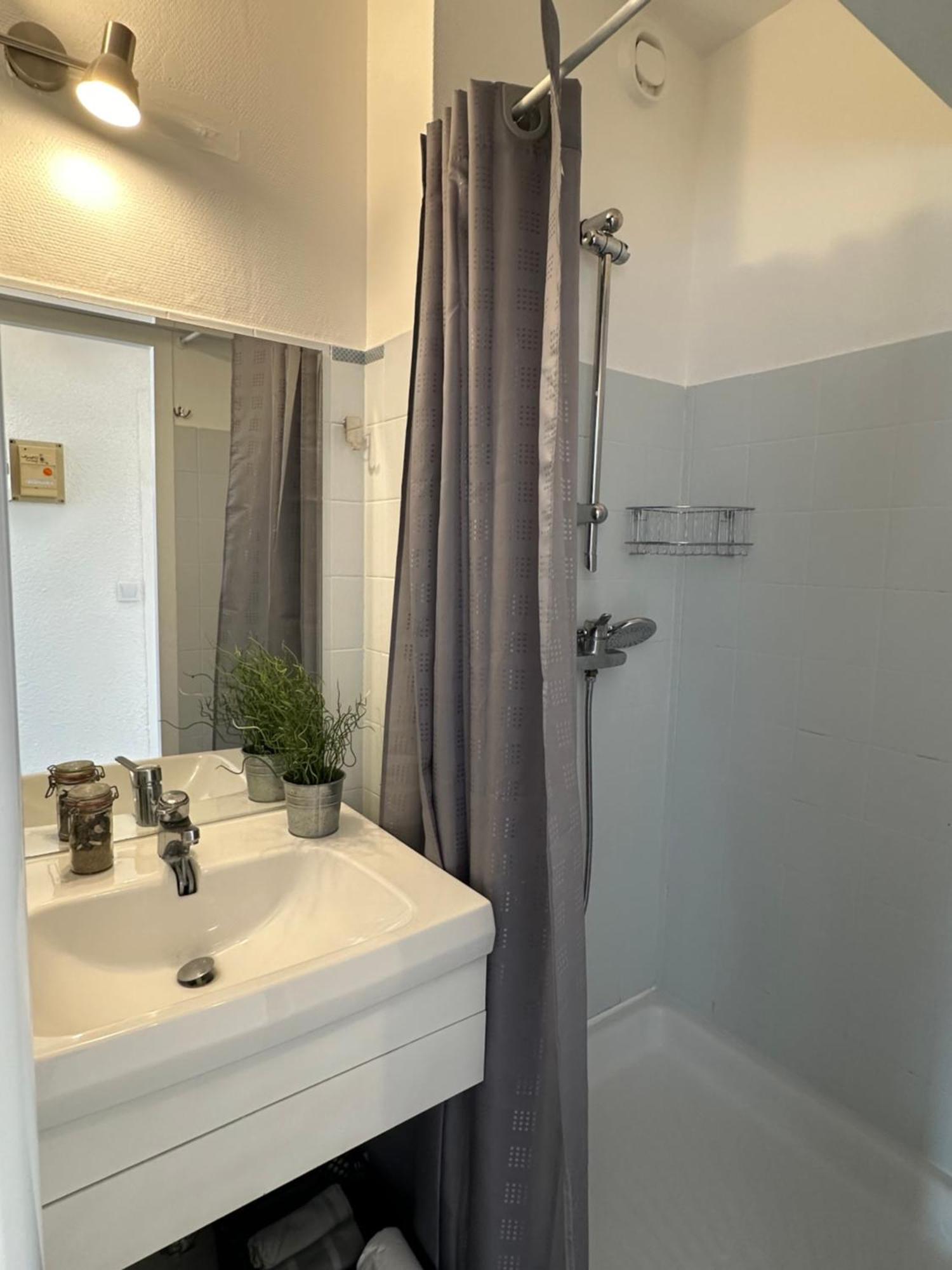 Studio - Les Pieds Dans L'Eau Agreable En Toutes Saisons 4 Couchages - Climatisation - Parking Prive - Piscine Sur Mer - Vue Magnifique Et Rare - Situation Optimum - Les Argonautes - Ile Des Pecheurs - Cap D'Agde Exterior foto